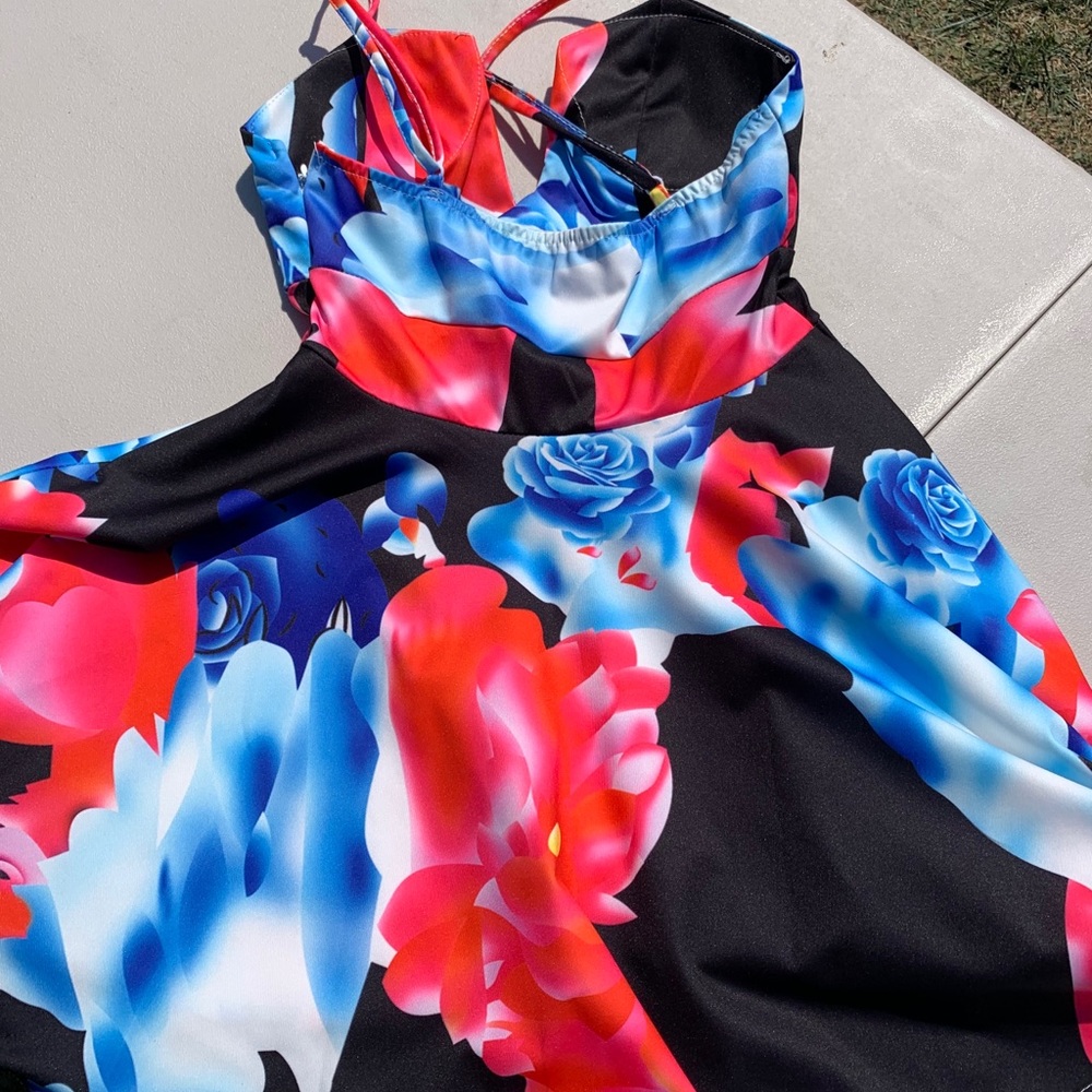 Dress - Picture 3 of 3